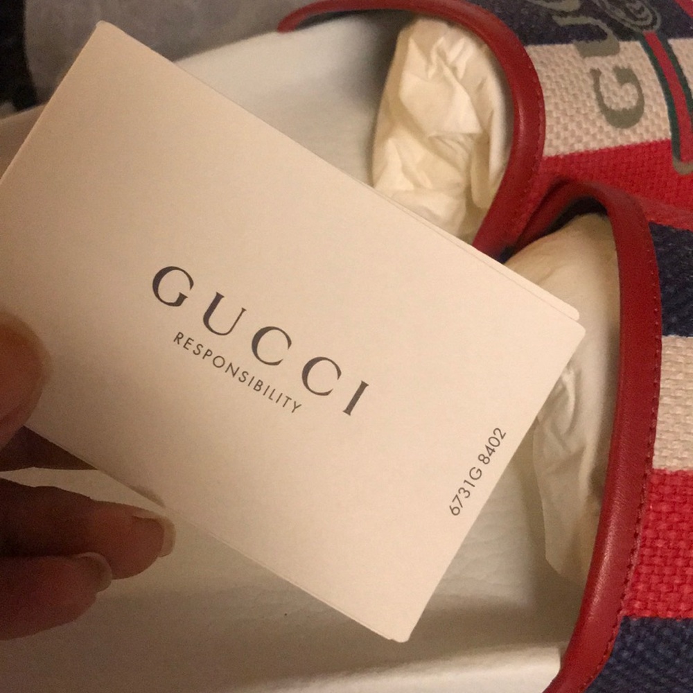 Gucci Pursuit Canvas Pool Slides - Picture 8 of 8